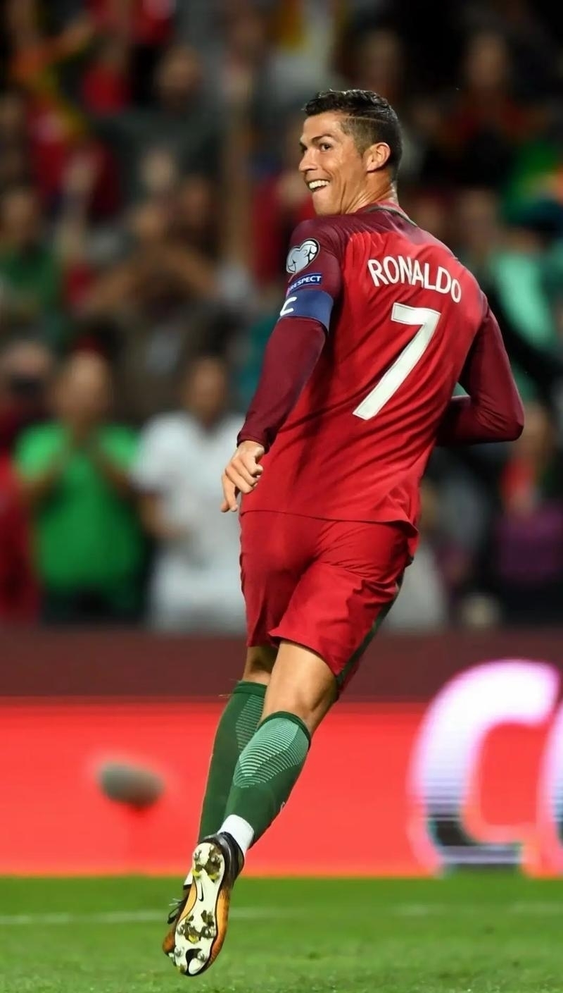 AYX-包含反败为胜引发热议！，C罗在澳大利亚队比赛中大比分获胜赛场气氛高涨的词条