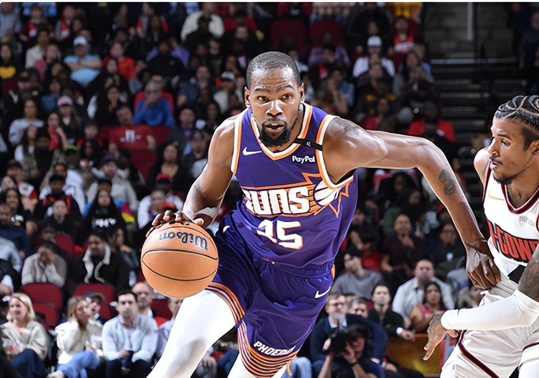 爱游戏体育-MAD观众热烈欢呼！，杜兰特迎来二十赛季出色发挥上演精彩一战(杜兰特下赛季)